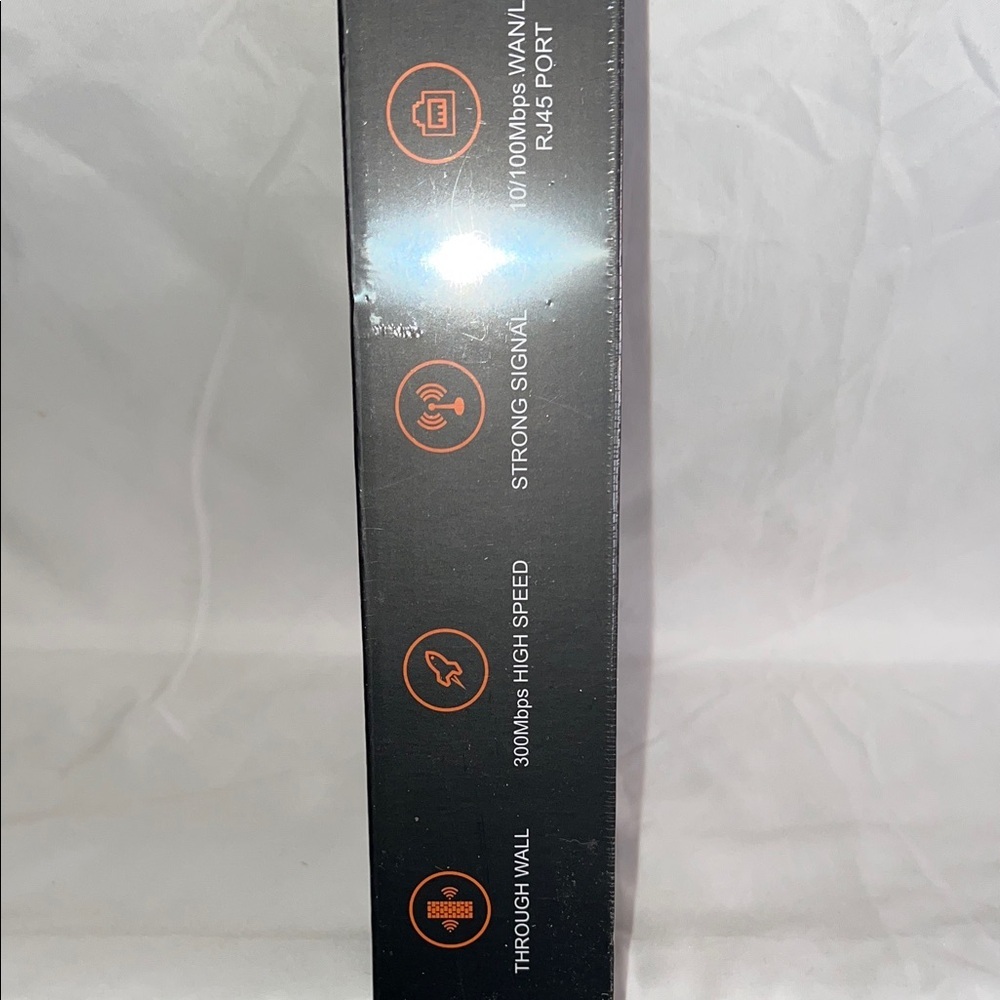 White Modem-Router Combo - Picture 4 of 10
